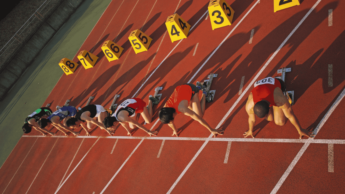 runners at starting line